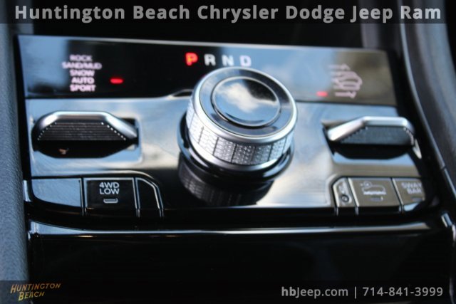 Used 2023 Jeep Grand Cherokee Trailhawk image 19