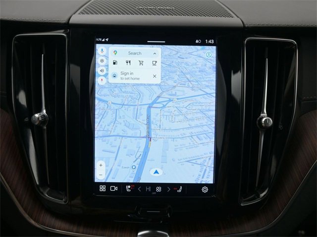 Used 2023 Volvo XC60 B5 Ultimate w/ Climate Package image 15