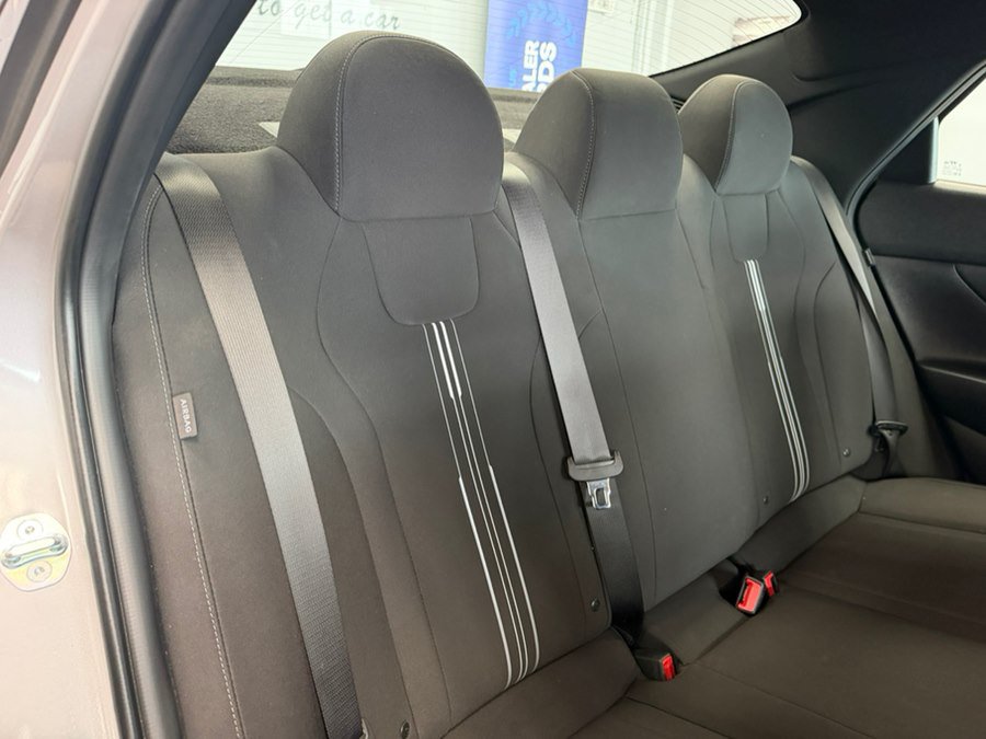 Used 2025 Hyundai Elantra Sport FWD image 53