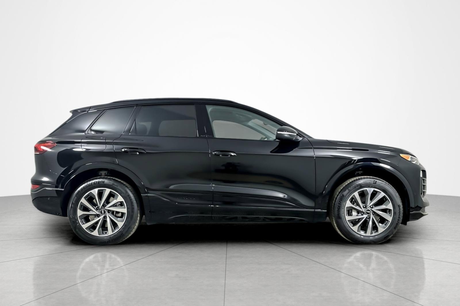 New 2025 Audi Q6 e-tron Premium image 7
