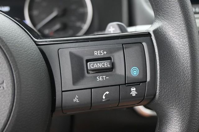 Used 2023 Nissan Rogue SV FWD image 17