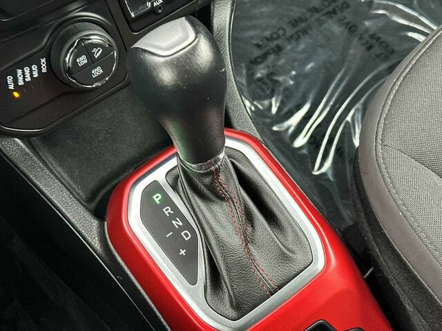 Used 2019 Jeep Renegade Trailhawk AWD/4WD image 26