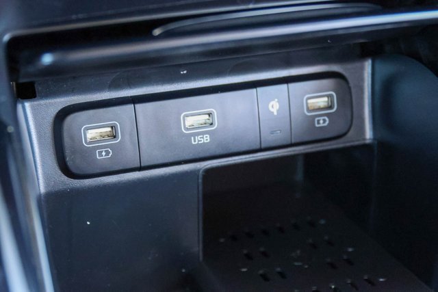 Used 2022 Kia Sorento EX w/ Panoramic Sunroof Package image 27