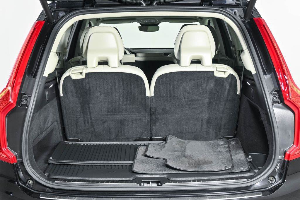 Certified 2025 Volvo XC90 T8 Ultra w/ Protection Package Premier AWD/4WD image 33