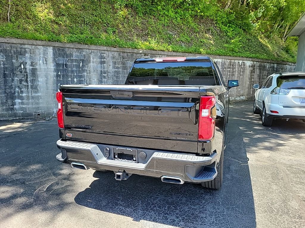 Used 2019 Chevrolet Silverado 1500 Custom w/ Custom Value Package AWD/4WD image 7