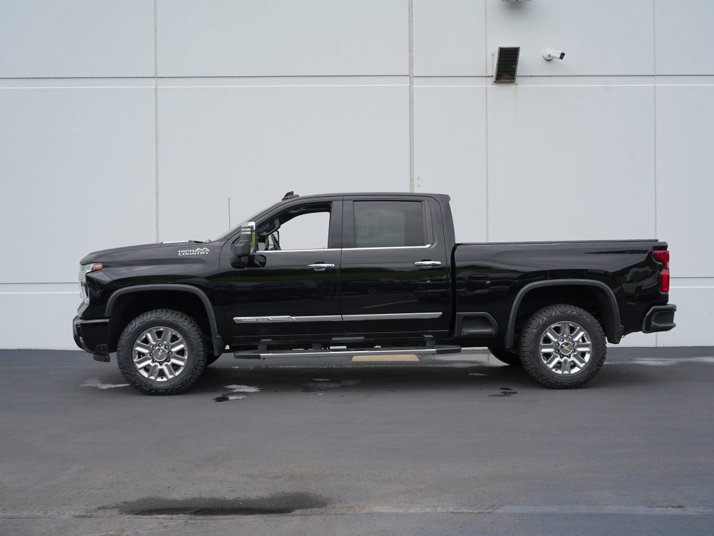 Used 2024 Chevrolet Silverado 3500 High Country w/ High Country Premium Package AWD/4WD image 7