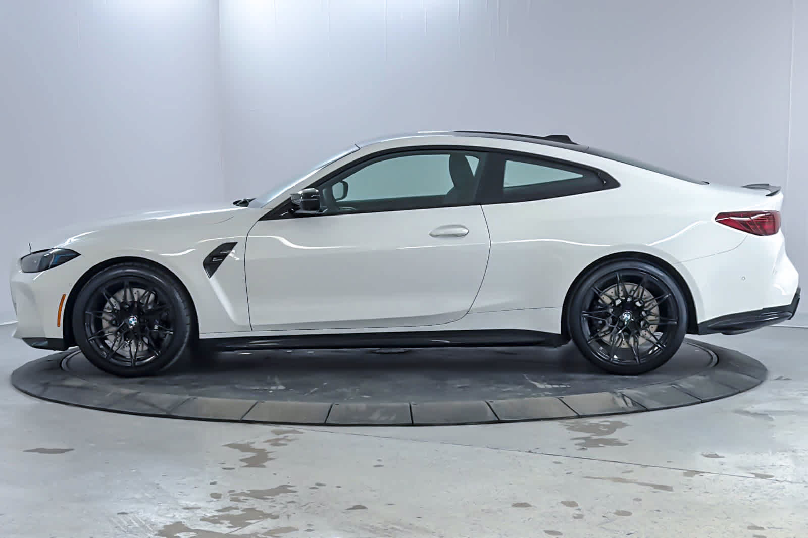 Used 2025 BMW M4 Competition w/ Executive Package RWD image 5