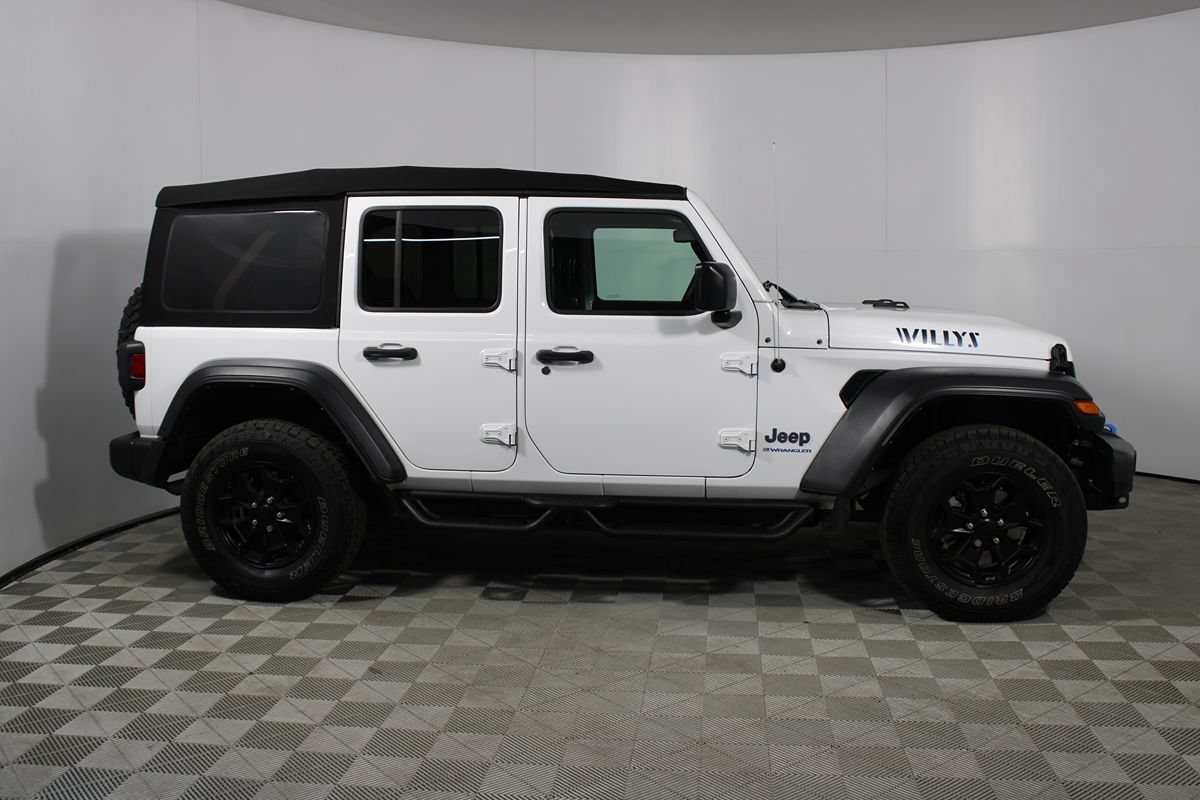 Used 2023 Jeep Wrangler Unlimited w/ Cold Weather Group AWD/4WD image 32