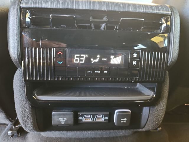 Used 2024 Jeep Wagoneer Series II w/ Flexible Seating Group image 22