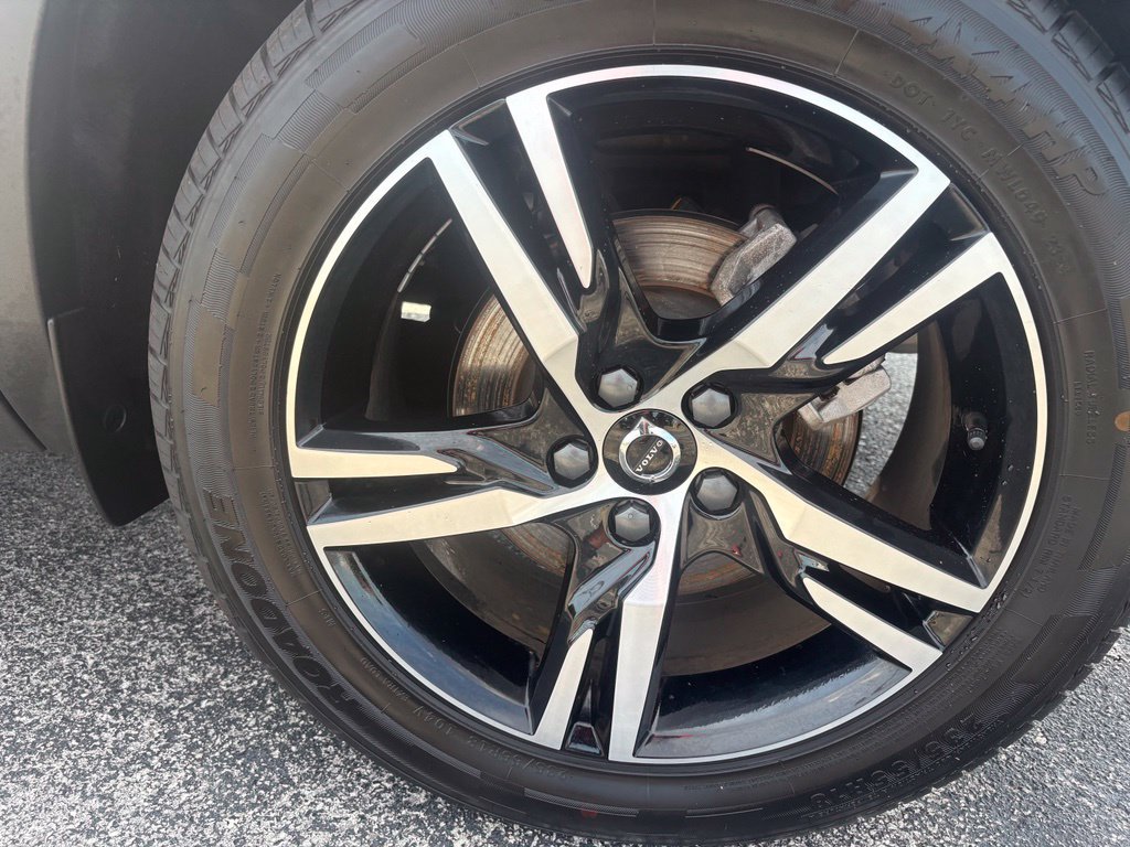 Used 2024 Volvo XC40 B5 Core AWD/4WD image 14