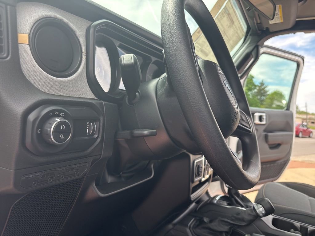 New 2025 Jeep Gladiator Sport AWD/4WD image 23