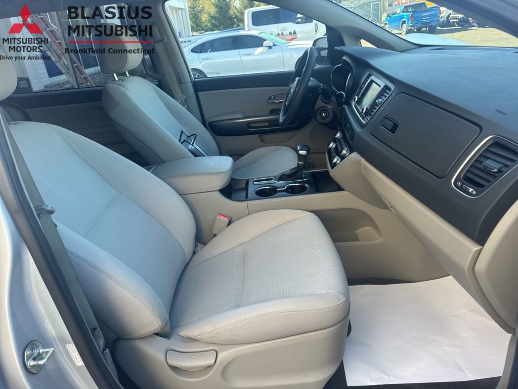 Used 2021 Kia Sedona LX FWD image 33