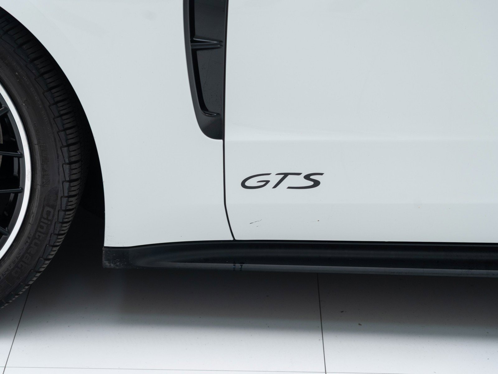 Certified 2023 Porsche Panamera GTS image 13