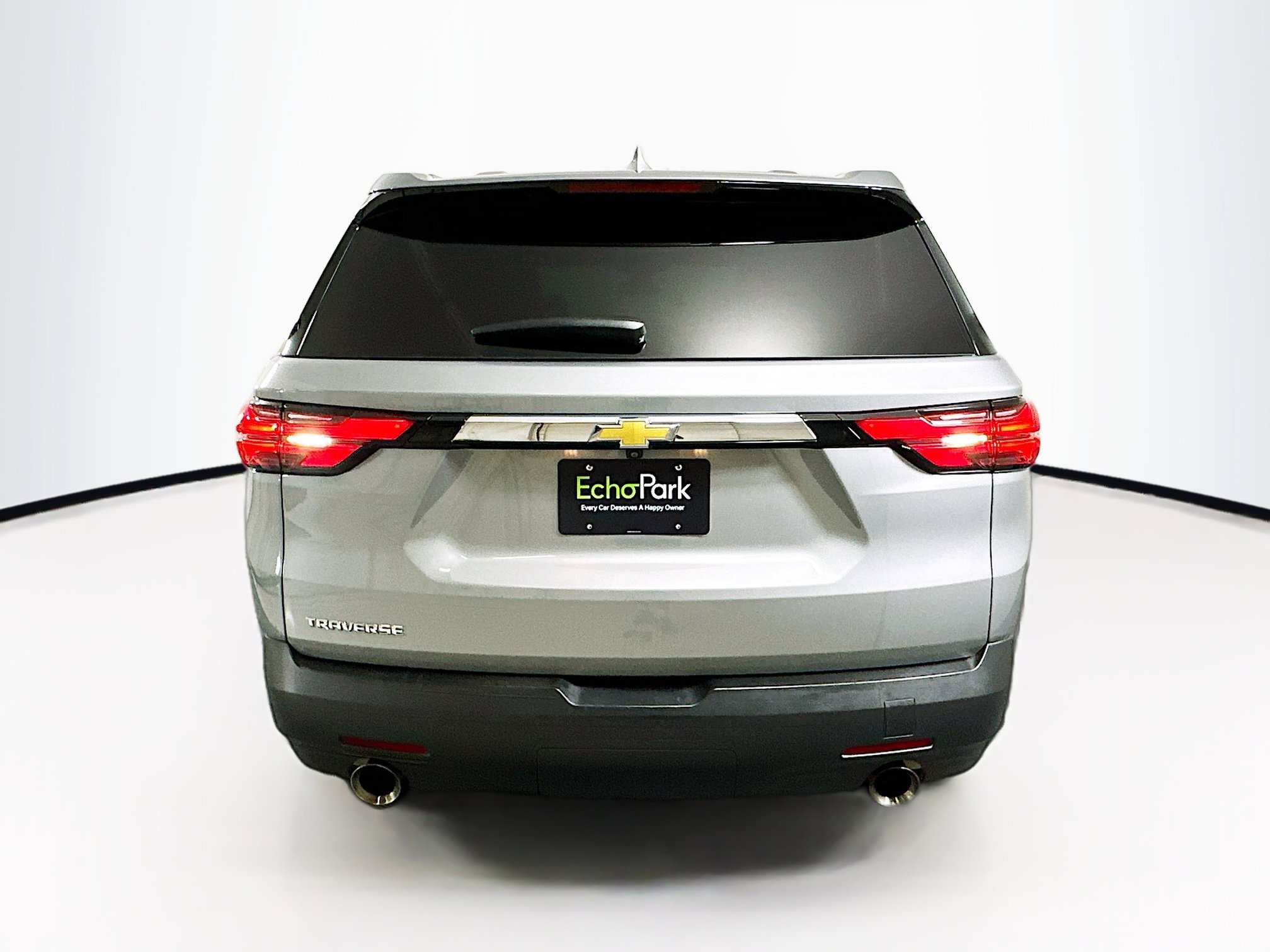 Used 2023 Chevrolet Traverse LS w/ Safety Package FWD image 7