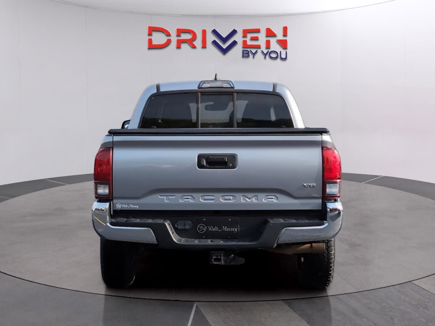 Used 2019 Toyota Tacoma SR5 RWD image 4