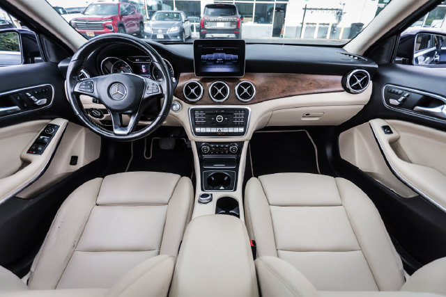 Used 2019 Mercedes-Benz GLA 250 4MATIC w/ Premium Package image 48