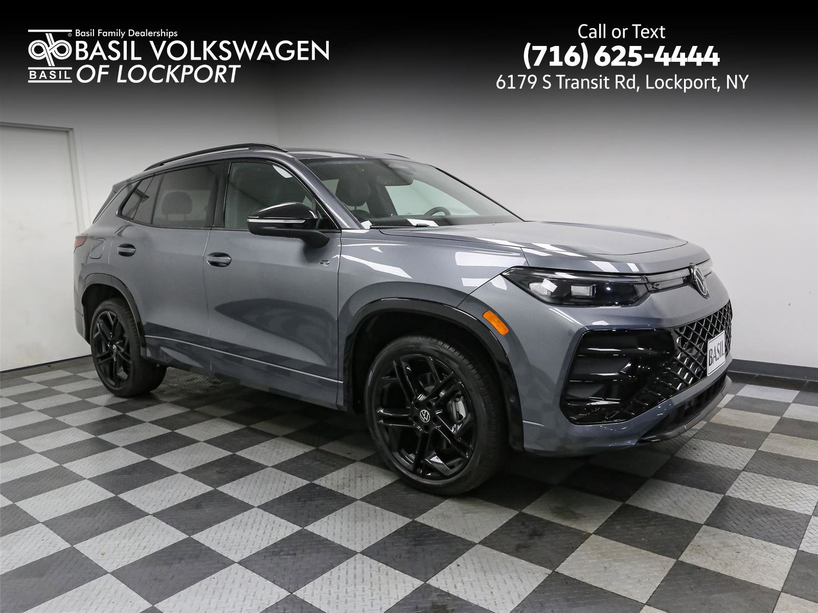 New 2026 Volkswagen Tiguan SE R-Line AWD/4WD image 1