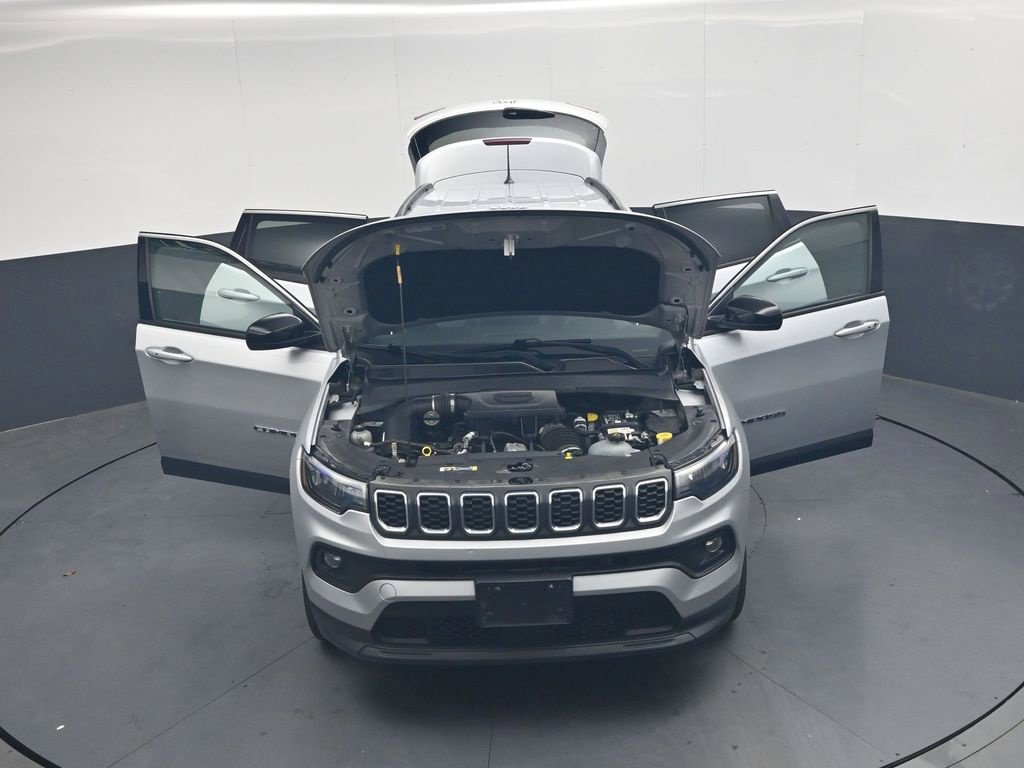 Used 2024 Jeep Compass Latitude AWD/4WD image 45