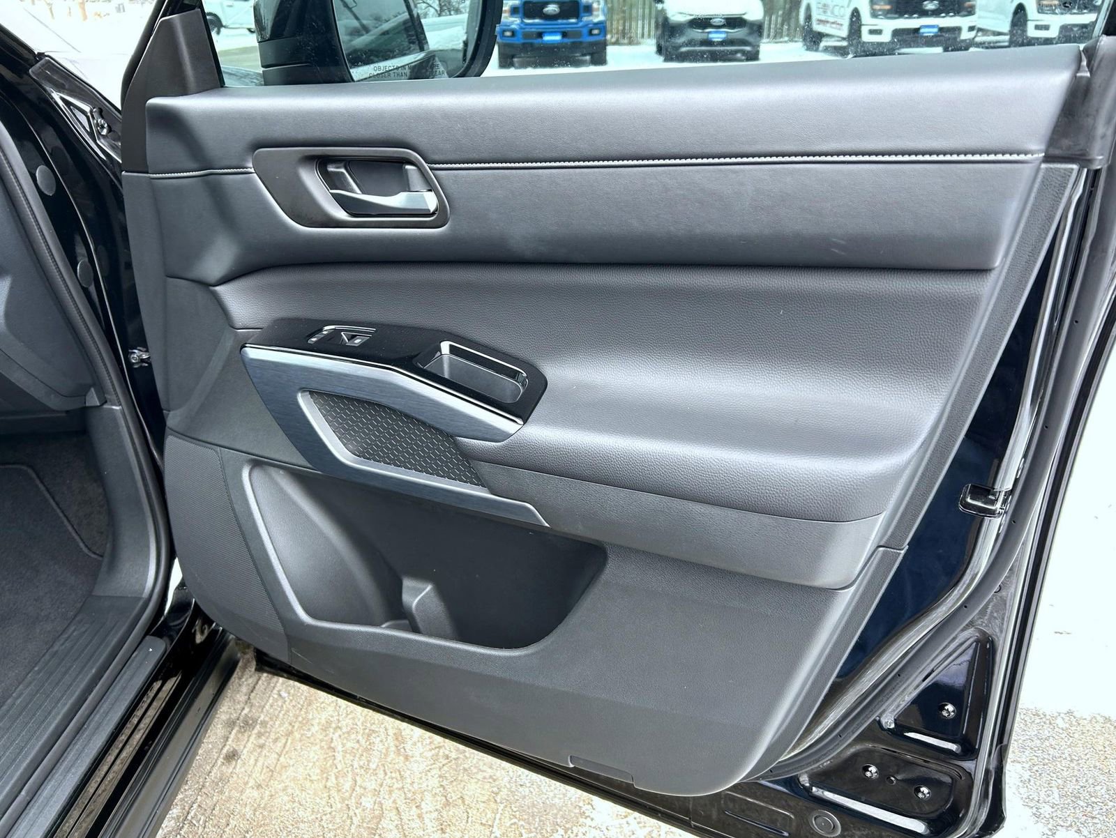 Used 2024 Nissan Pathfinder SL image 16