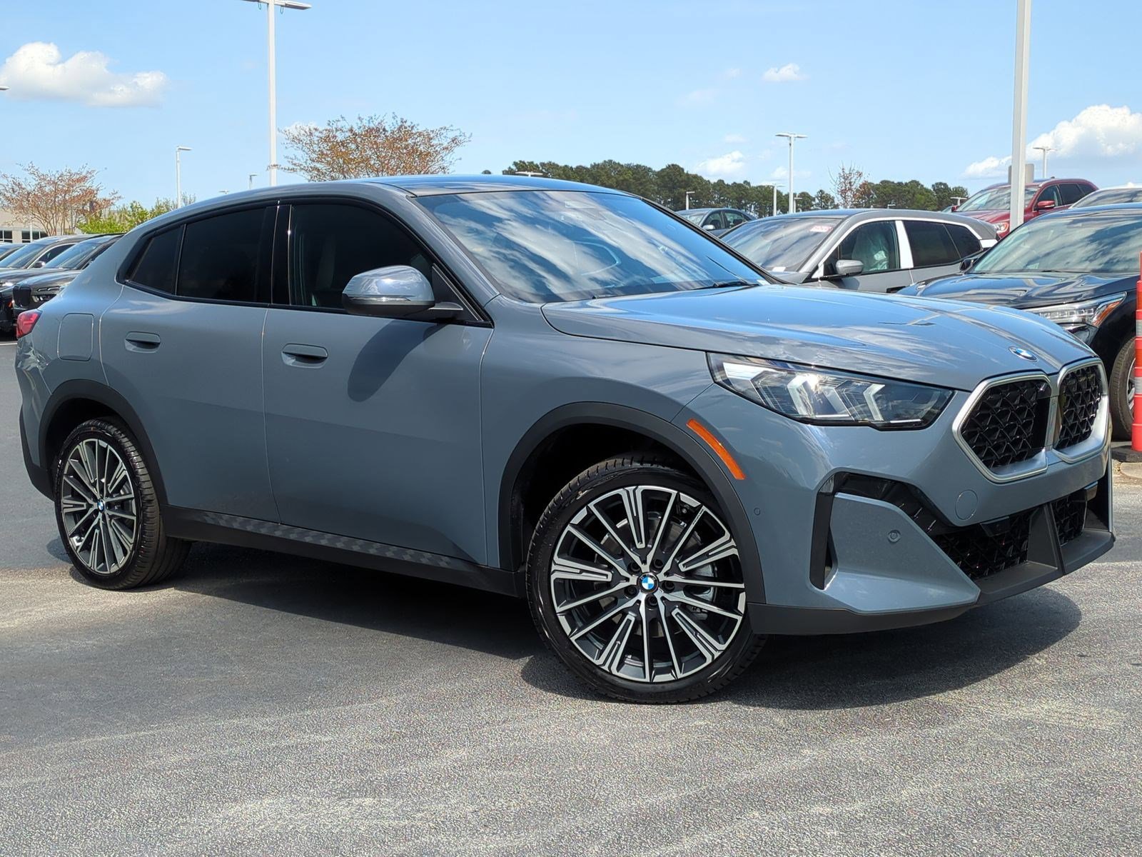 New 2026 BMW X2 xDrive28i w/ Convenience Package image 2