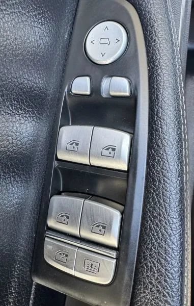 Used 2018 BMW 740i RWD image 44