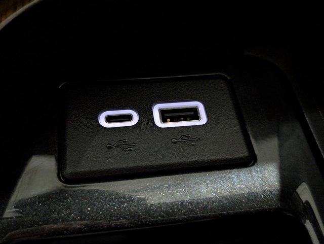 Certified 2024 Cadillac Escalade ESV Sport Platinum w/ LPO, ONYX Package image 19