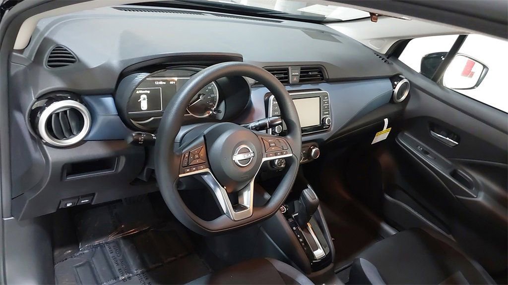 Used 2025 Nissan Versa SV w/ Trunk Package image 19