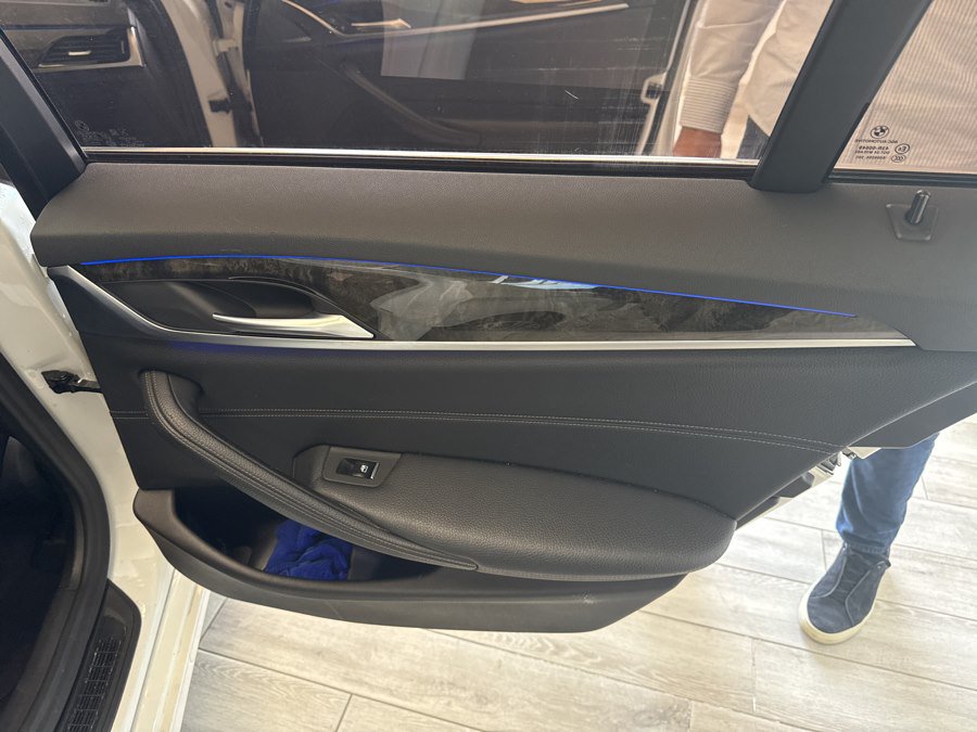 Used 2019 BMW 530e xDrive w/ Convenience Package AWD/4WD image 19
