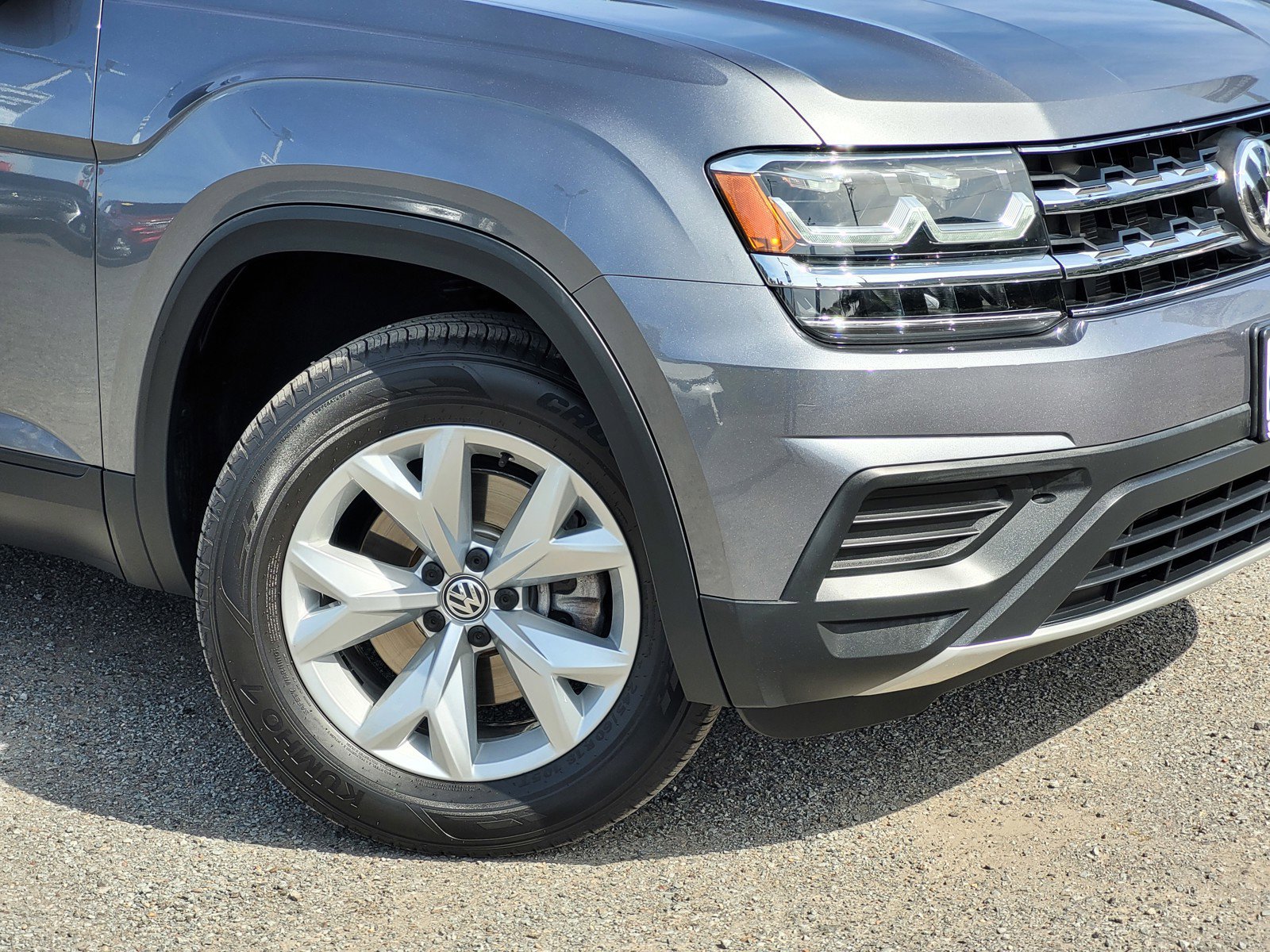 Used 2020 Volkswagen Atlas S w/ Towing Package image 3