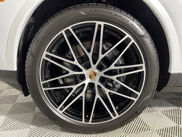 Used 2026 Porsche Cayenne Coupe image 16