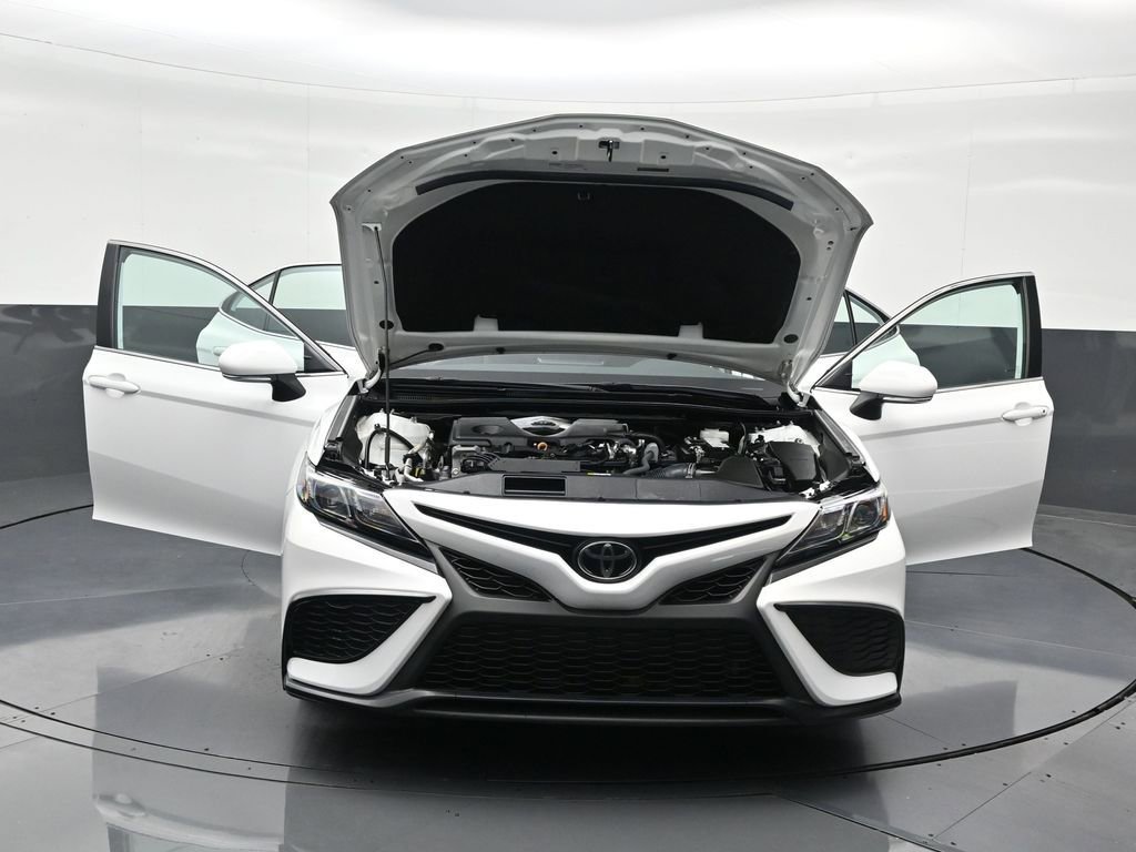 Used 2024 Toyota Camry SE image 36