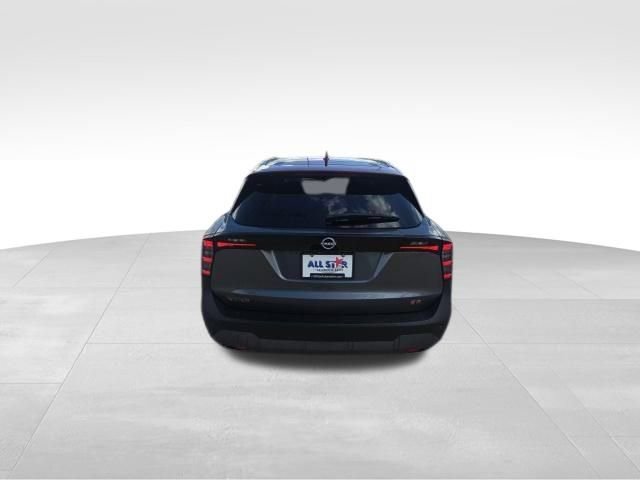 New 2025 Nissan Kicks SR FWD image 8