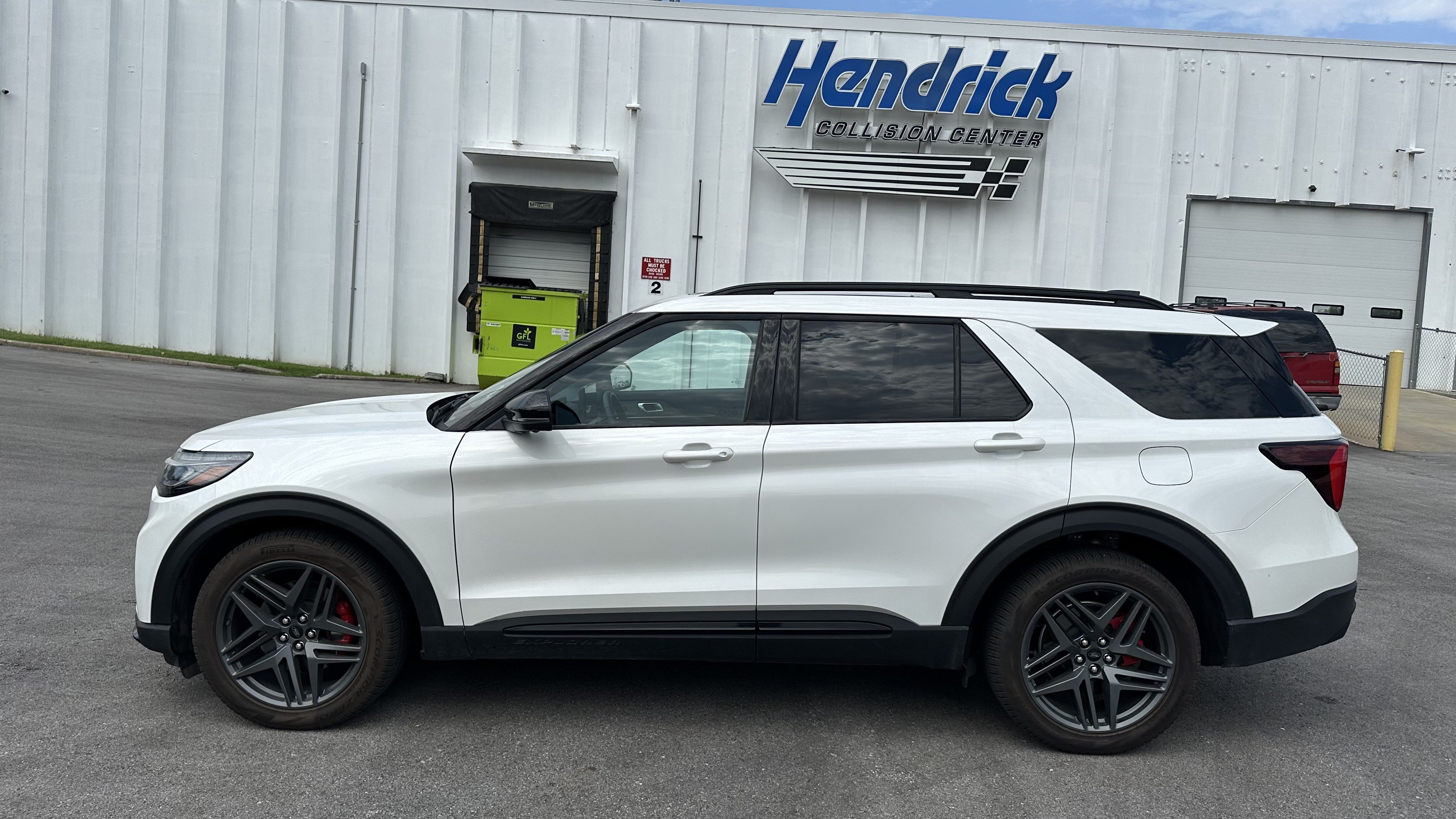 Used 2025 Ford Explorer ST AWD/4WD image 7