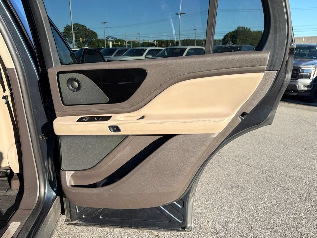 Used 2021 Lincoln Aviator Reserve w/ Equipment Group 201A AWD/4WD image 21