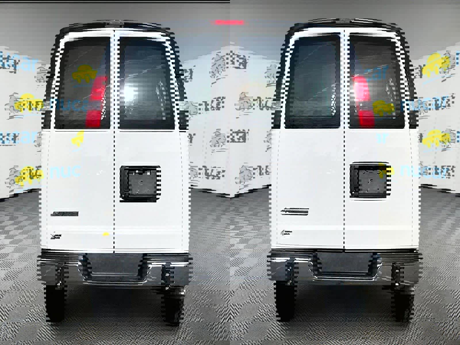 Used 2024 Chevrolet Express 2500 w/ Driver Convenience Package image 5