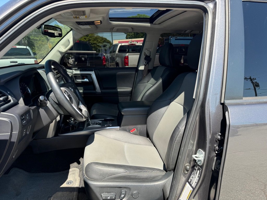 Used 2014 Toyota 4Runner SR5 Premium image 9