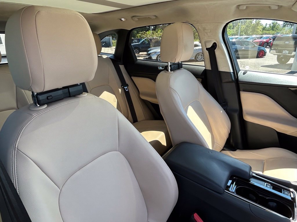 Used 2019 Jaguar F-PACE Premium AWD/4WD image 40