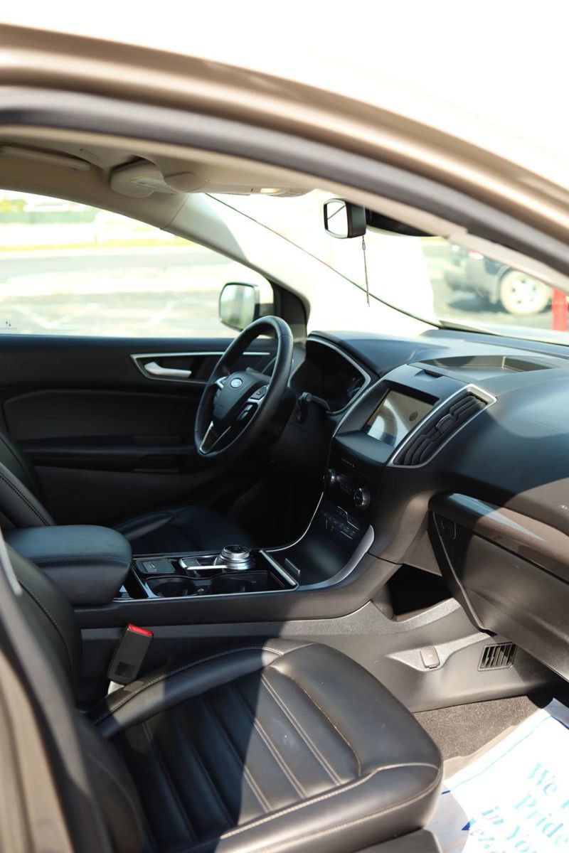 Used 2020 Ford Edge SEL w/ Cold Weather Package AWD/4WD image 37