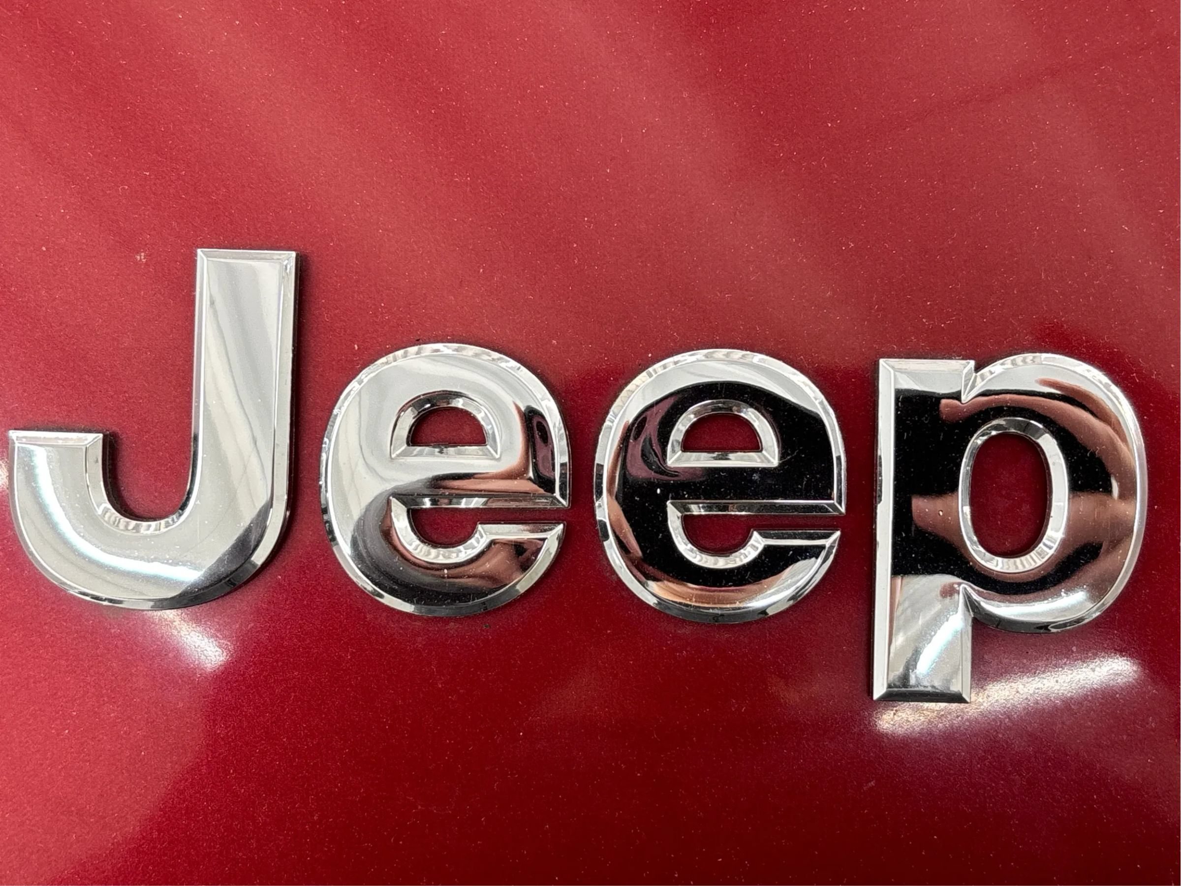 Used 2017 Jeep Cherokee Latitude AWD/4WD image 33