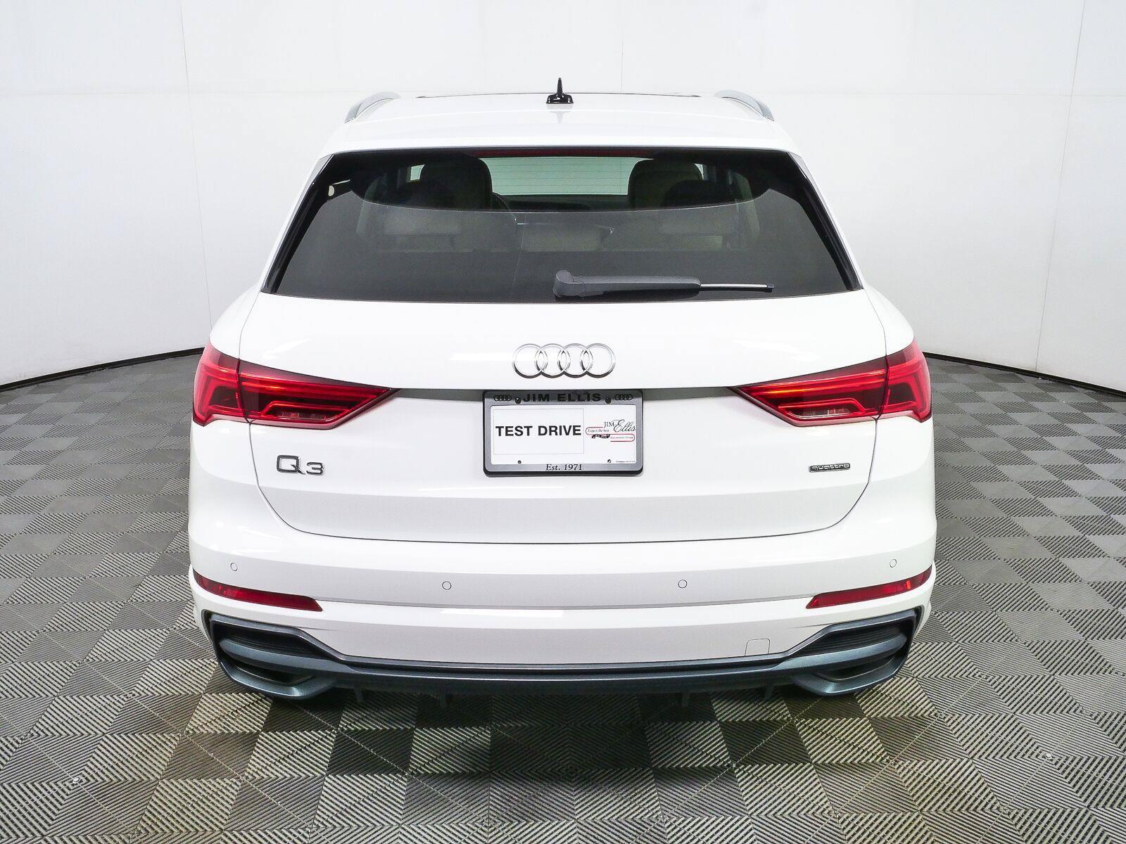 Used 2020 Audi Q3 2.0T Prestige AWD/4WD image 30