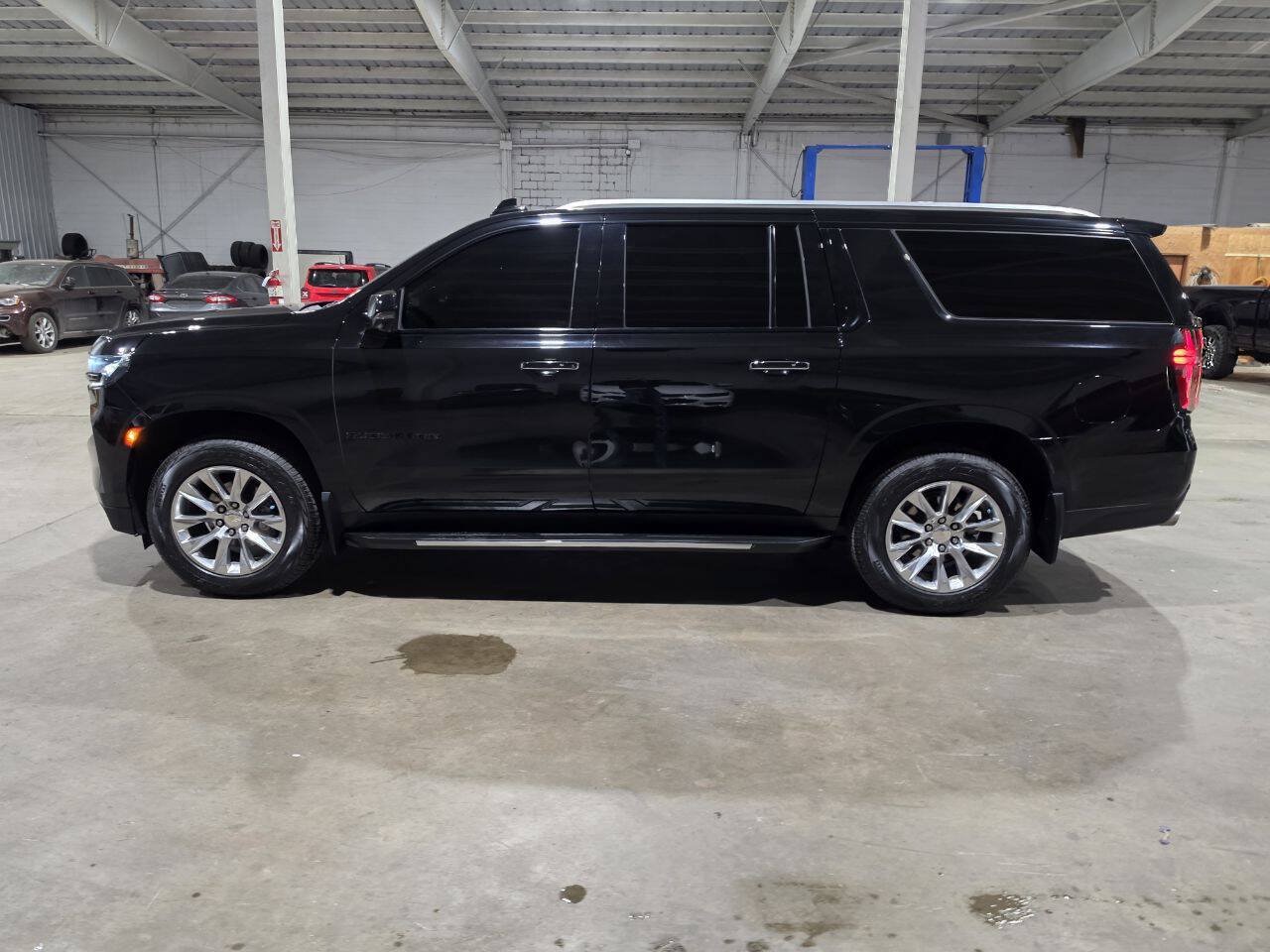 Used 2023 Chevrolet Suburban Premier AWD/4WD image 6