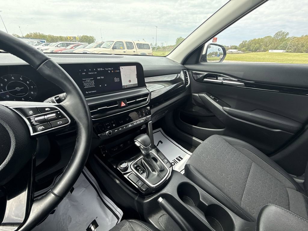 Used 2024 Kia Seltos S FWD image 19
