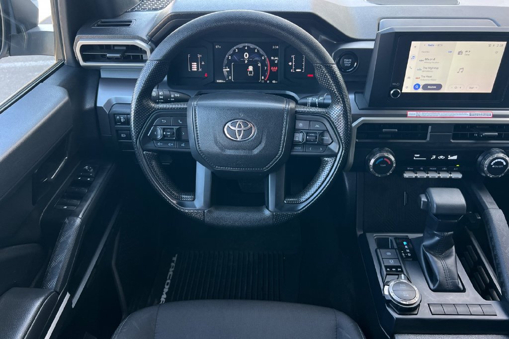 Certified 2025 Toyota Tacoma SR5 AWD/4WD image 17