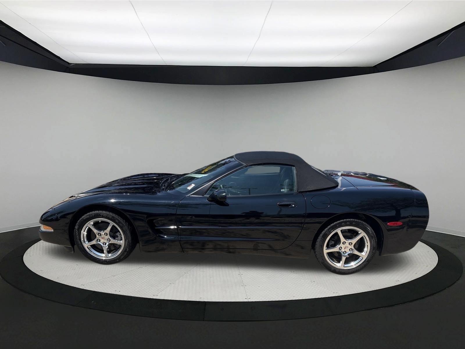 Used 2003 Chevrolet Corvette Convertible w/ Preferred Equipment Group1 RWD image 2