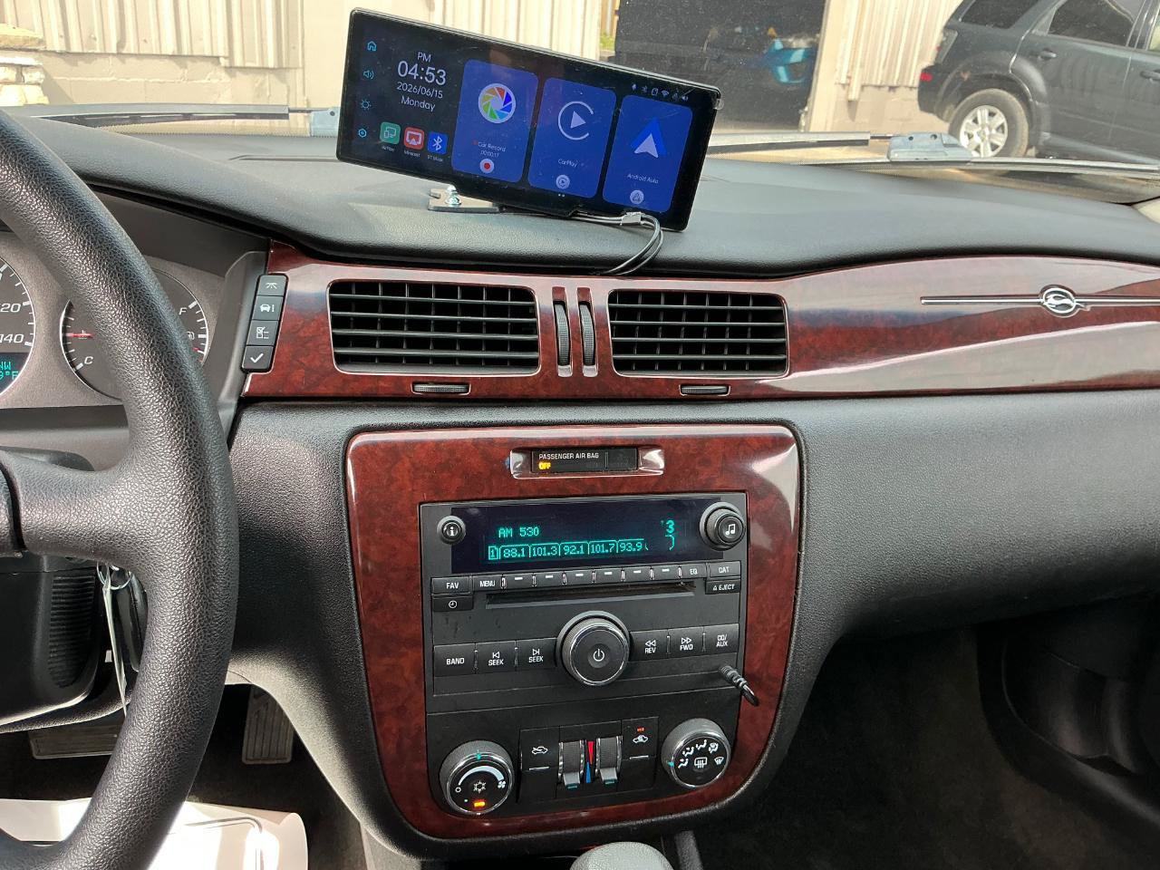Used 2009 Chevrolet Impala LT FWD image 17