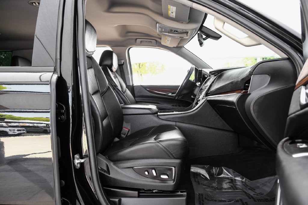 Used 2020 Cadillac Escalade 2WD image 37