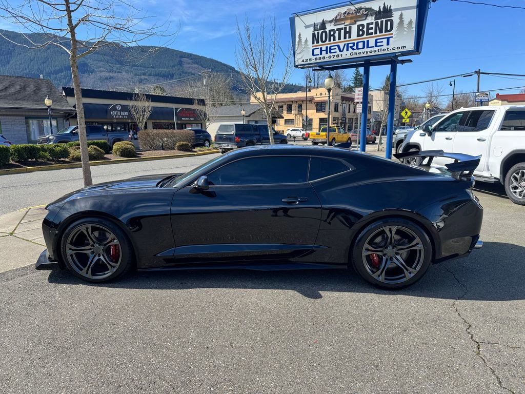 Used 2018 Chevrolet Camaro SS image 9