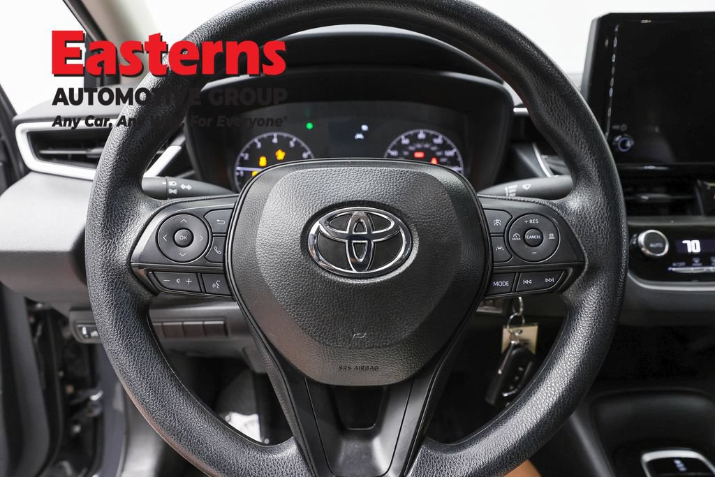 Used 2025 Toyota Corolla LE FWD image 10