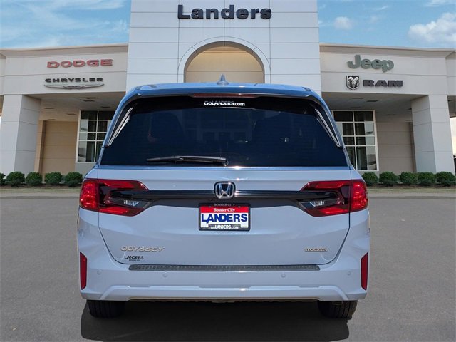 Used 2025 Honda Odyssey Touring image 5