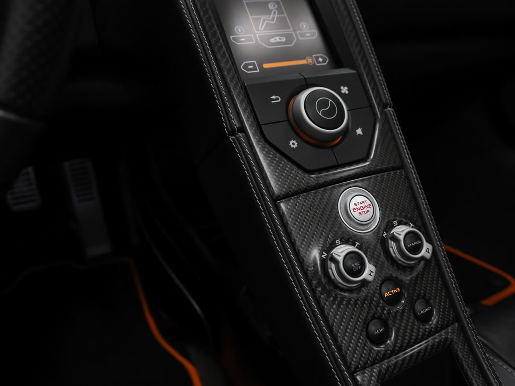 Used 2016 McLaren 675LT Spider RWD image 64